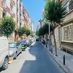 Sisli Pangalti Da 2+1 Jakuzili Luex Daire